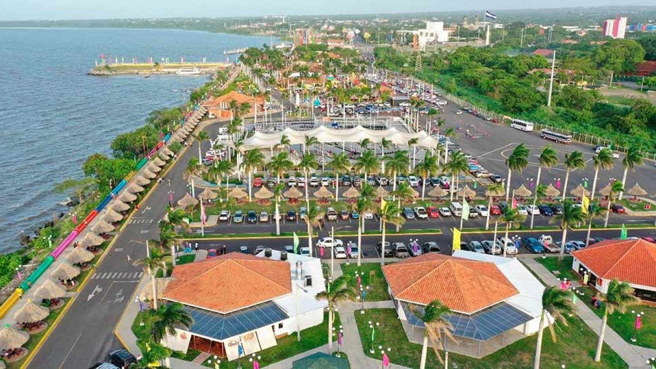 Puerto Salvador Allende a la orilla del lago de Managua
